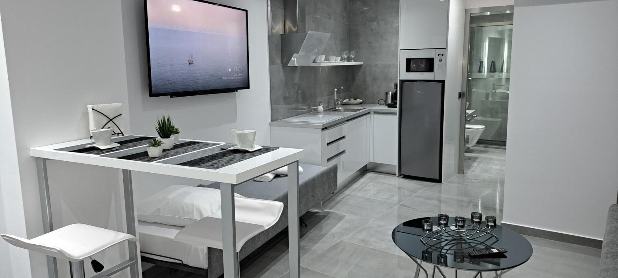 Km Luxury Downtown Apartment